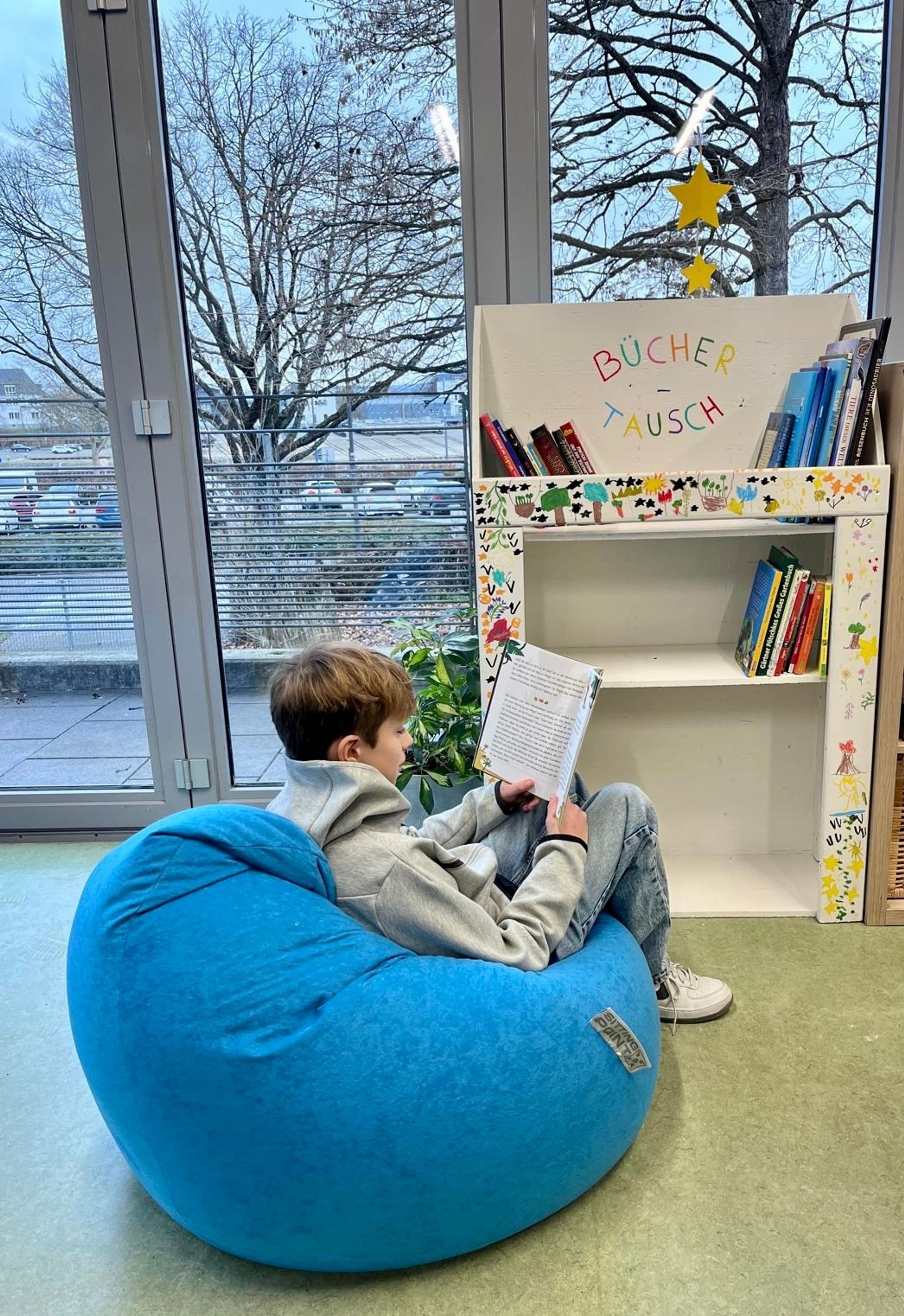 Kinderbuchtausch am Moselufer