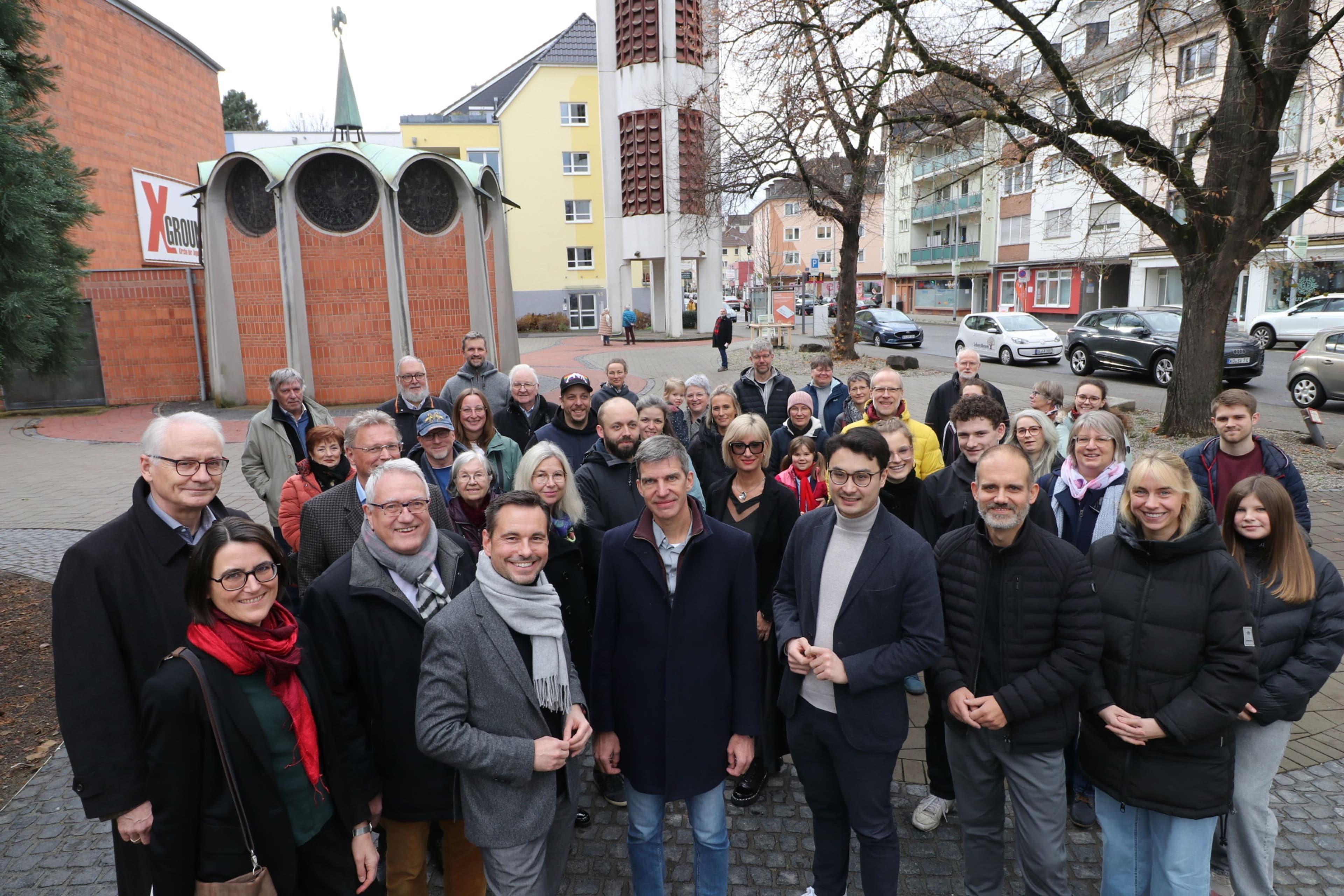 Moselweißer Straße erstrahlt im neuen Grün