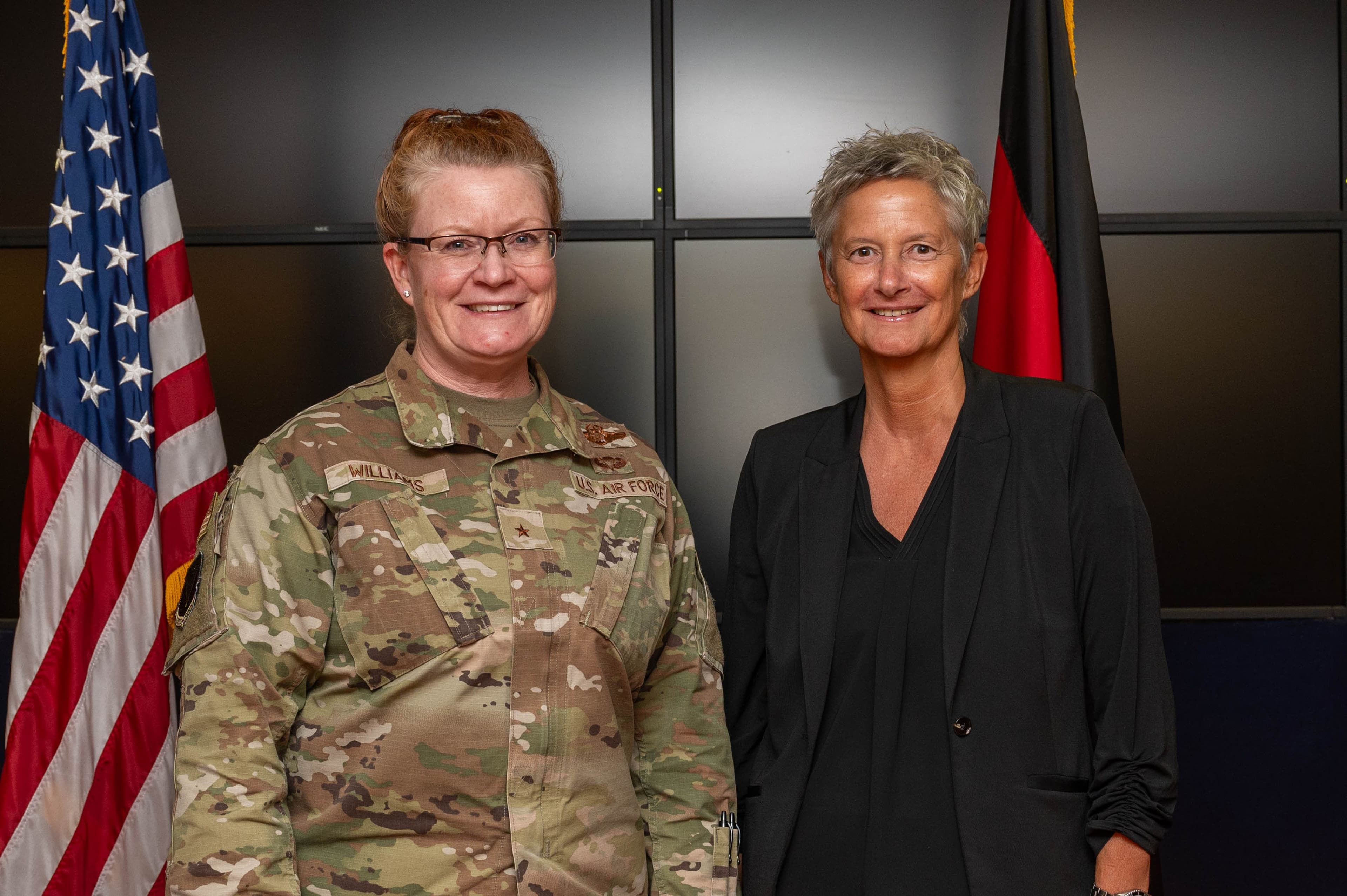 Oberbürgermeisterin Kimmel zu Gast auf Air Base Ramstein