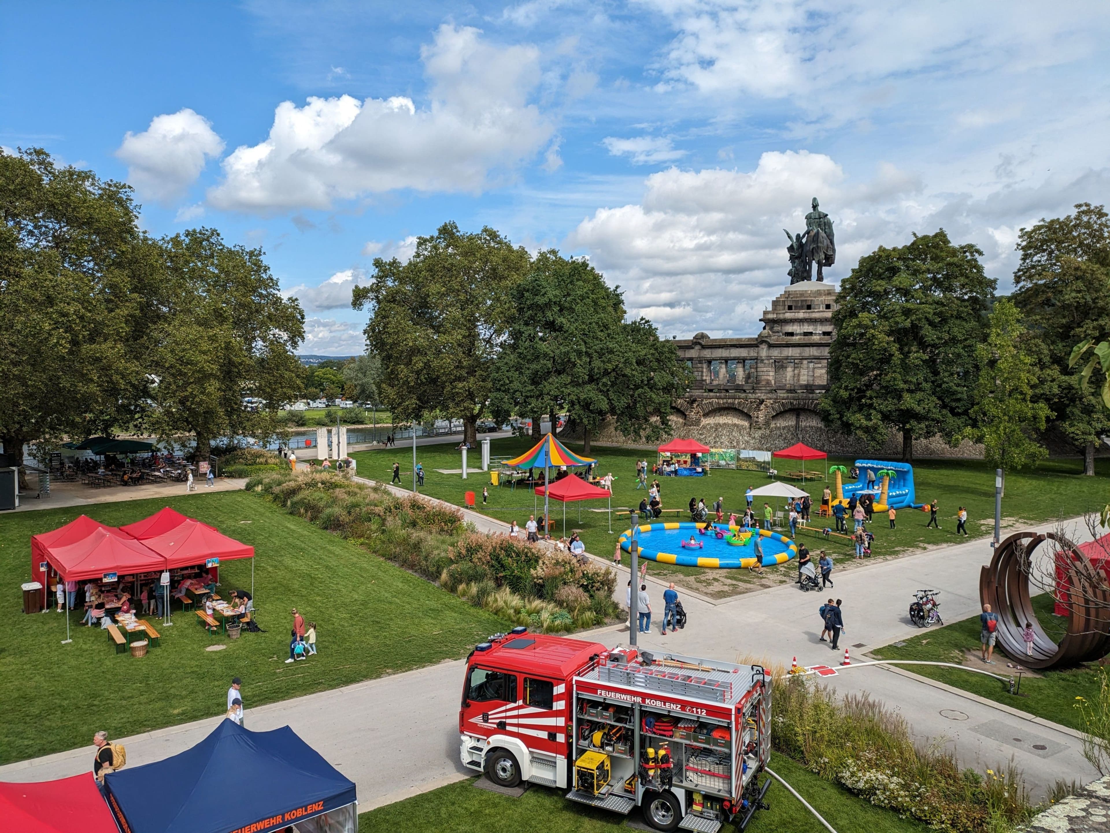 Sommerfest trotz gesperrtem Wasserspielplatz
