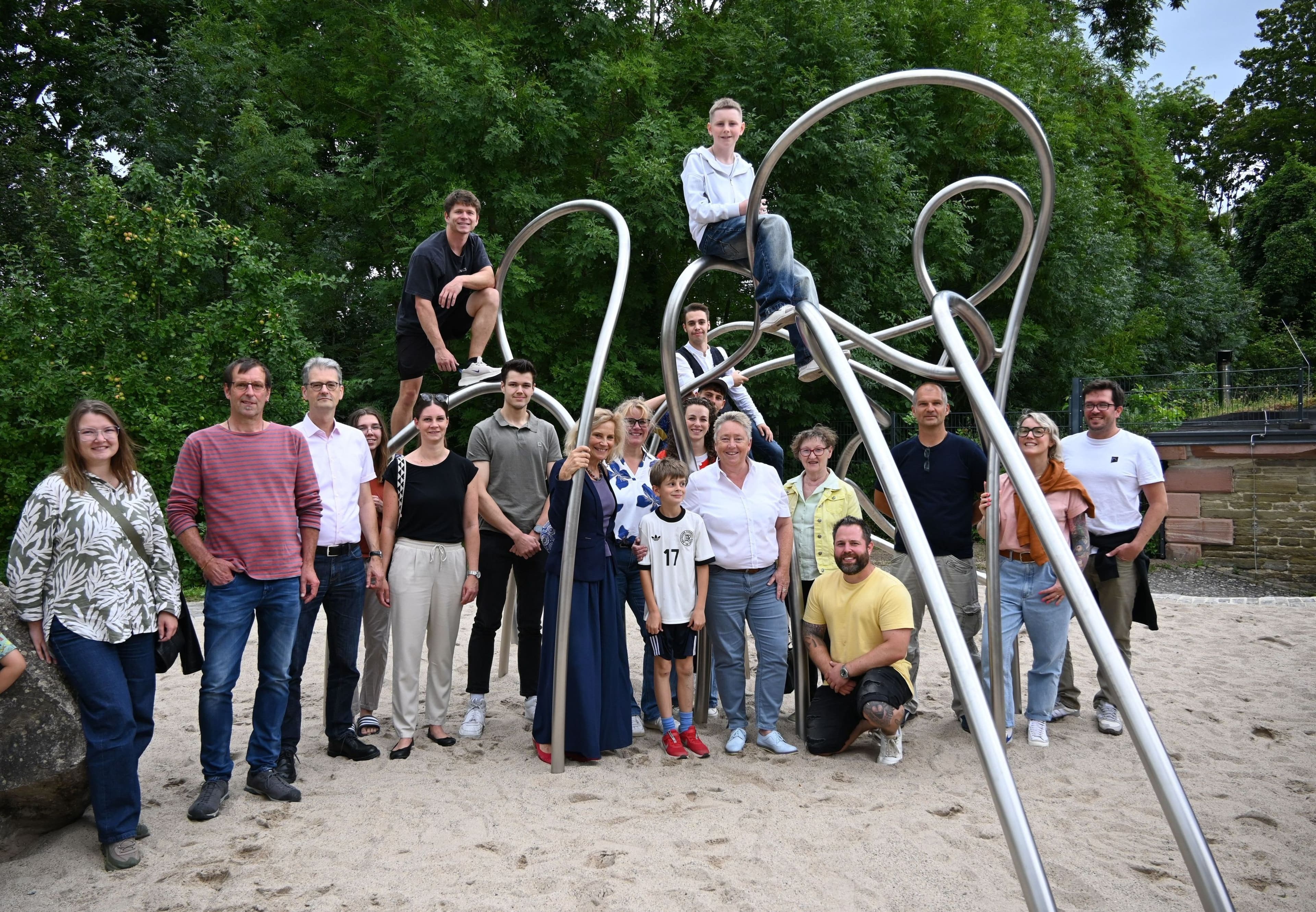 Spielplatz Bleidenberg erstrahlt in neuem Glanz