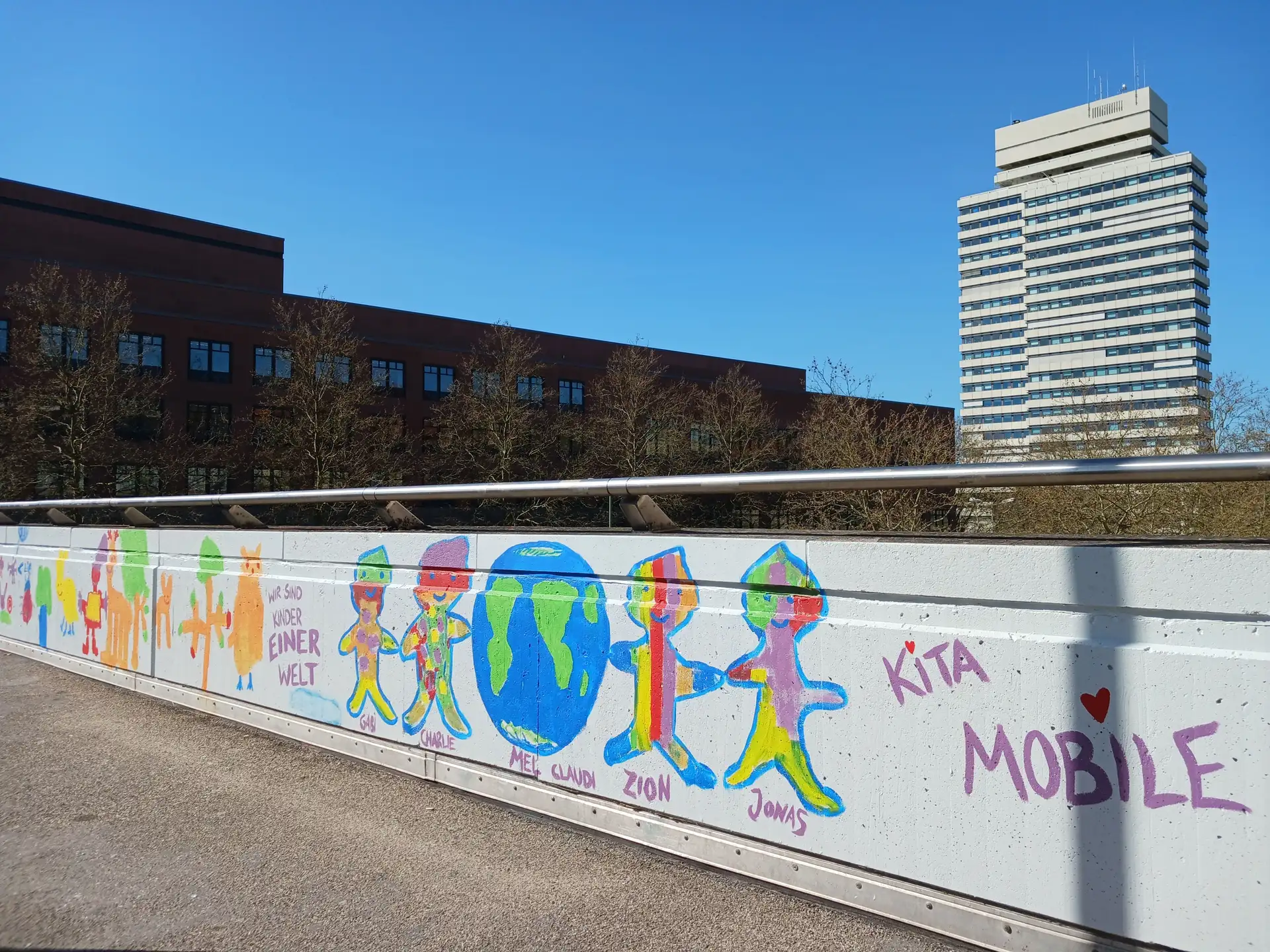 Brücke wird zur Graffiti-Leinwand