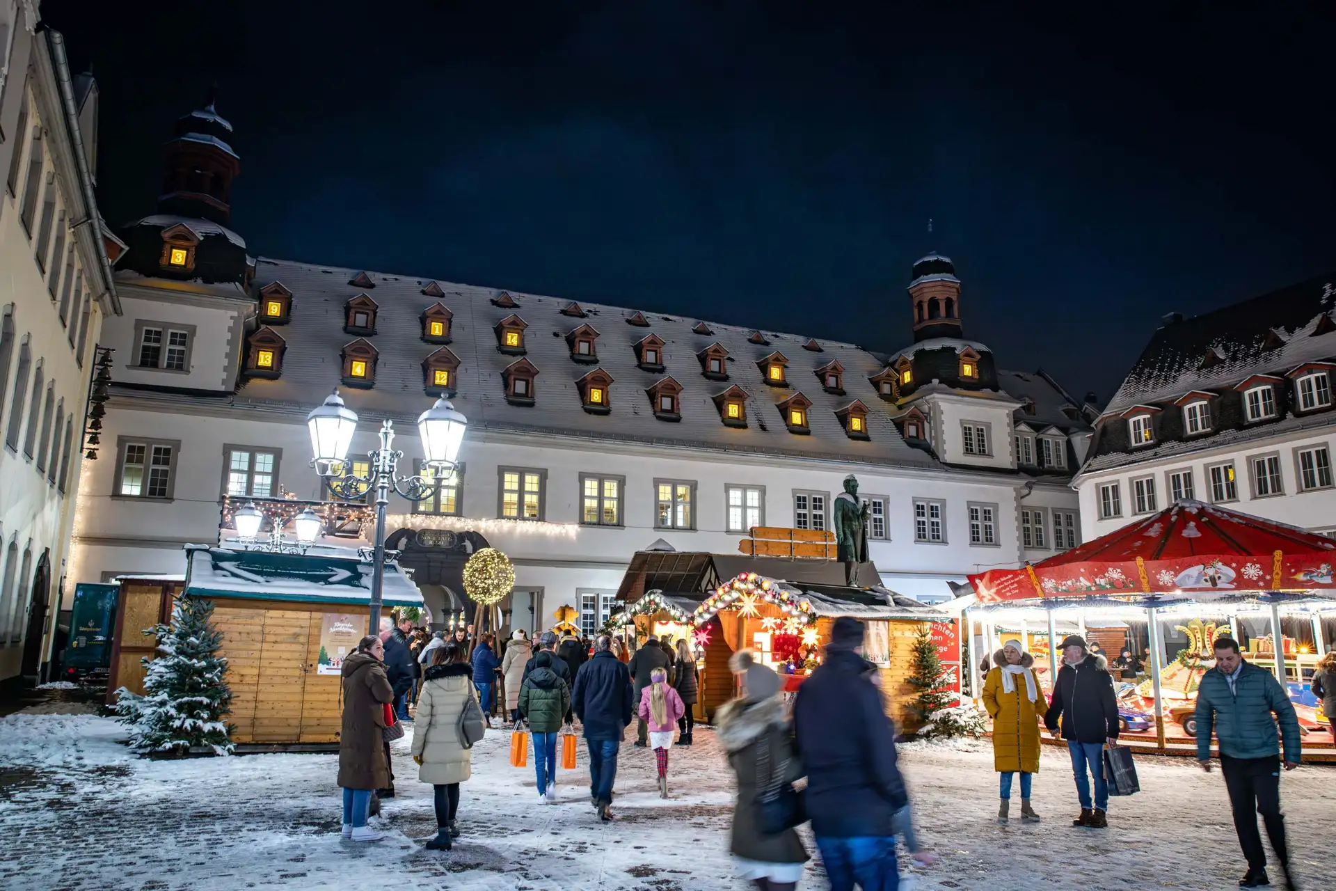 Koblenz erstrahlt mit größtem Adventskalender