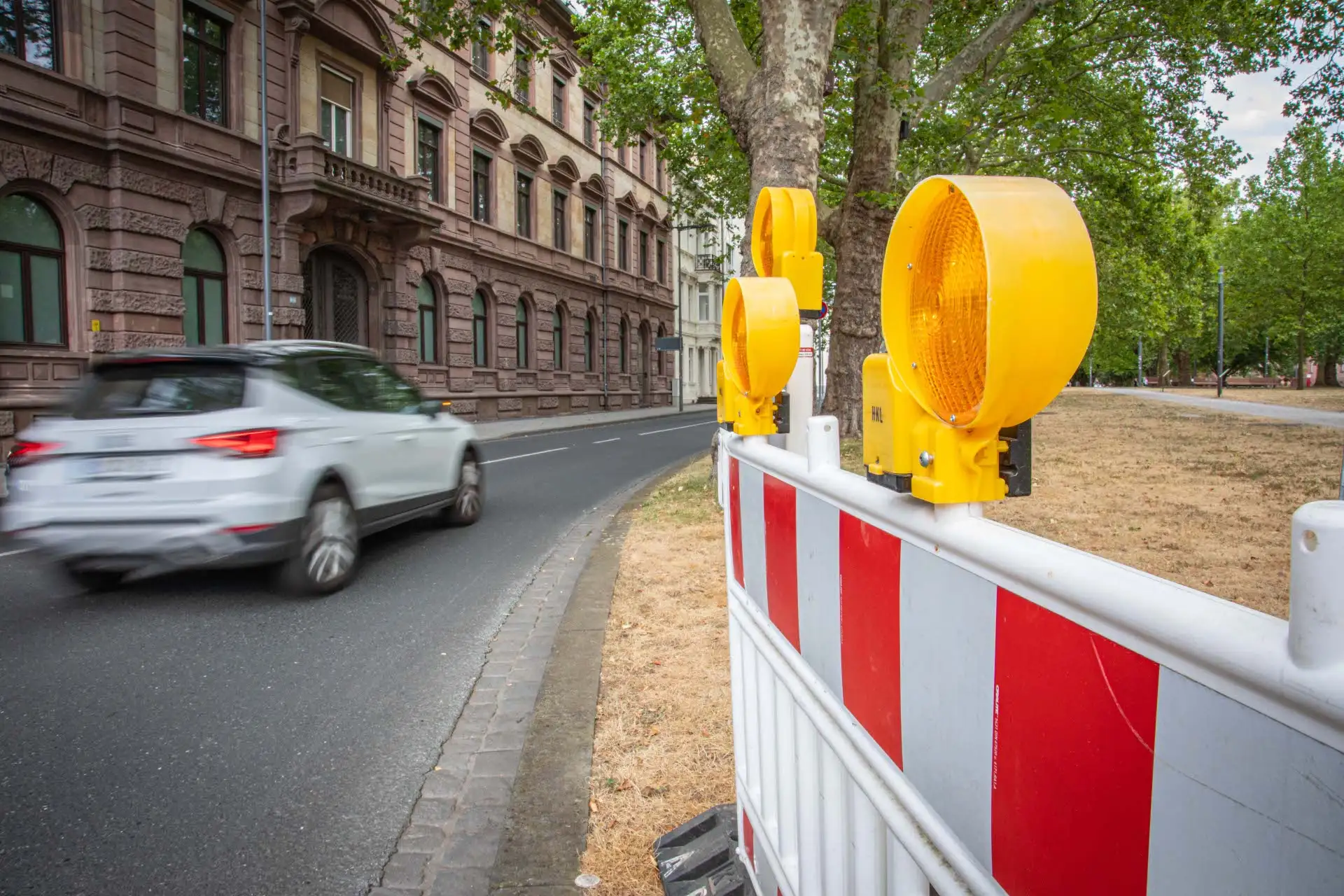 Bildunterzeile: Am Clemensplatz in Koblenz kommt es ab Mitte August zu einer Sperrung der Straße in Richtung Deutsches Eck für rund zweieinhalb Wochen.